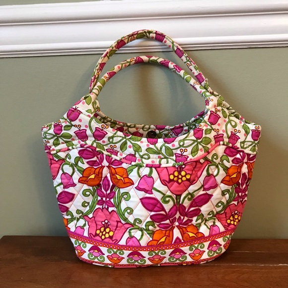 Vera Bradley Handbags - NWOT Vera Bradley Hand bag